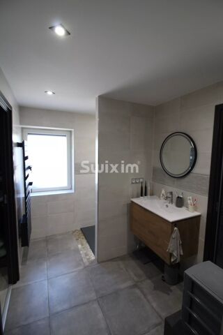  Maison à vendre 15 + pièces 210 m²