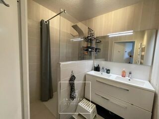  Appartement à louer 3 pièces 64 m²