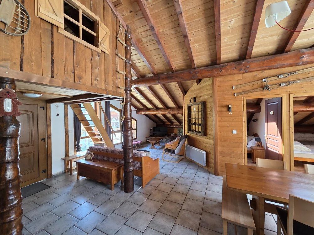 Vente Appartement Appartement dans Chalet de Montagne station de ski SAVOIE LA NOR Villarodin-bourget