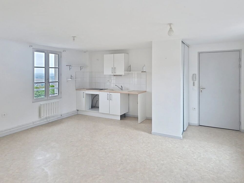 Location Appartement LAON VILLE HAUTE APPARTEMENT TYPE 2 AVEC PARKING Laon