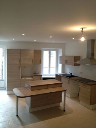Location Appartement Trois pièces avec cave et salle de bain privative ! Villars-sur-var