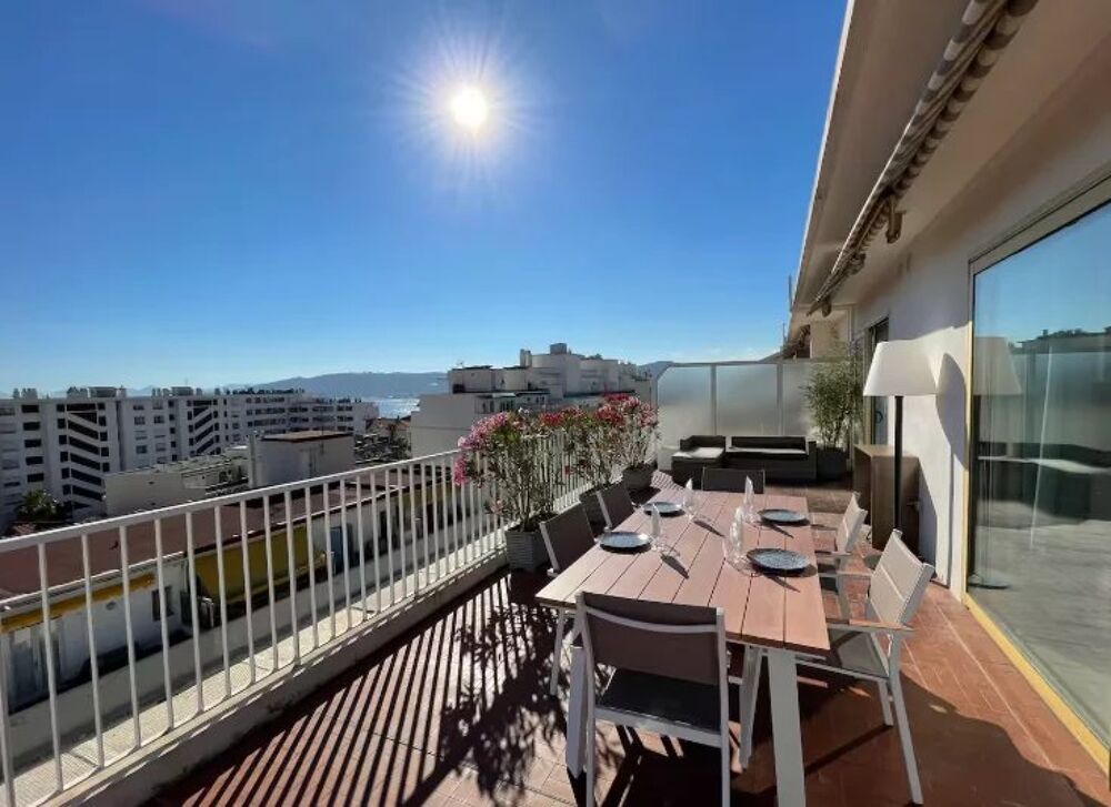 Juan Les Pins Centre - Magnifique 3 pièces vue mer avec terrasse