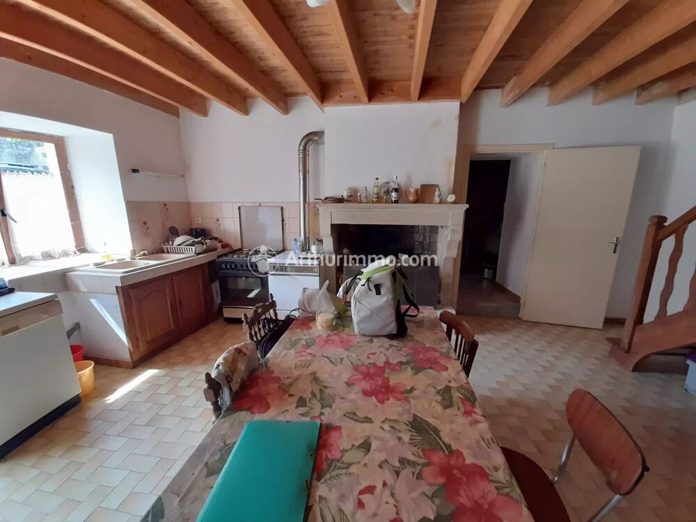 Maison de 128 m² à Dampierre-sur-Boutonne