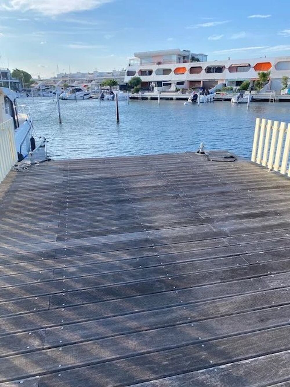 Vente Appartement MARINA 4 pièces vue large et dégagée sur le plan d'eau de PORT C Le grau-du-roi