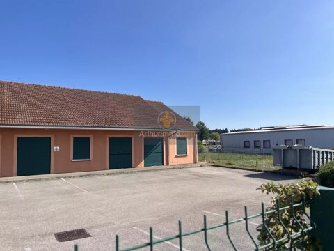 Local commercial lou&eacute; avec terrain constructible 95000 52200 Saints-geosmes