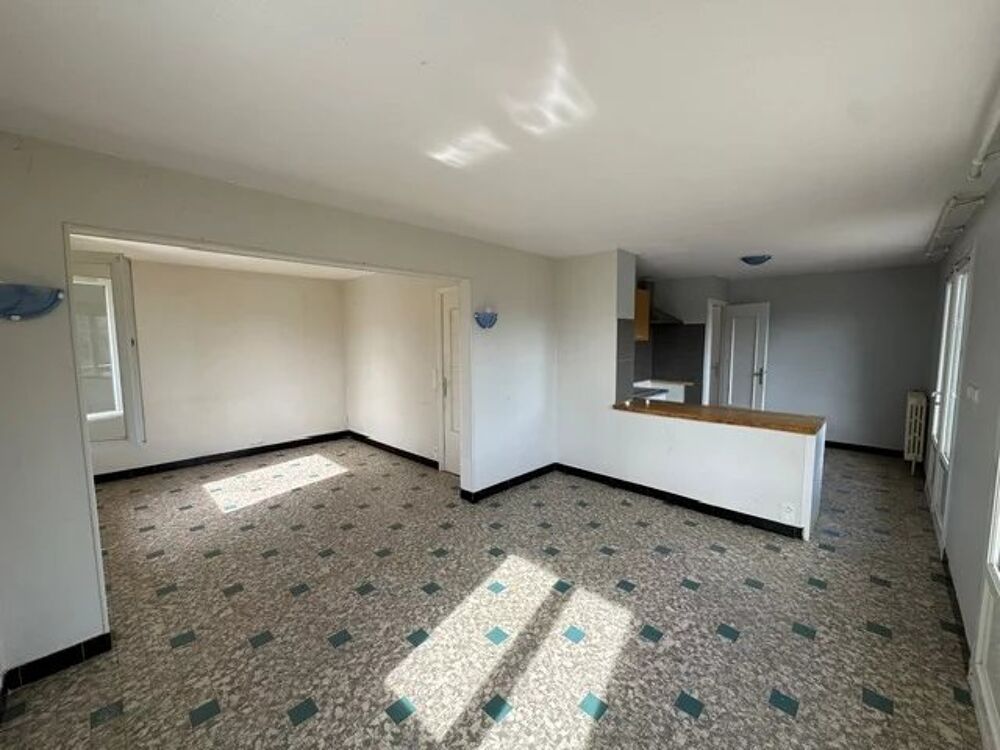 Maison sur 10660 m² de terrain