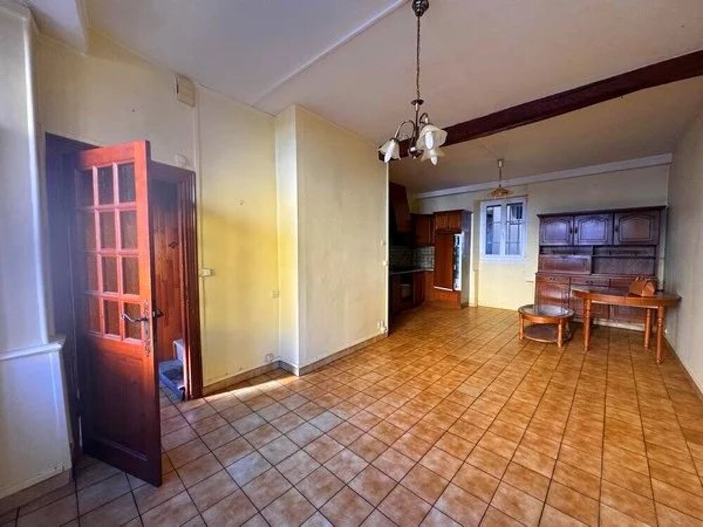 Maison de village sans extérieur