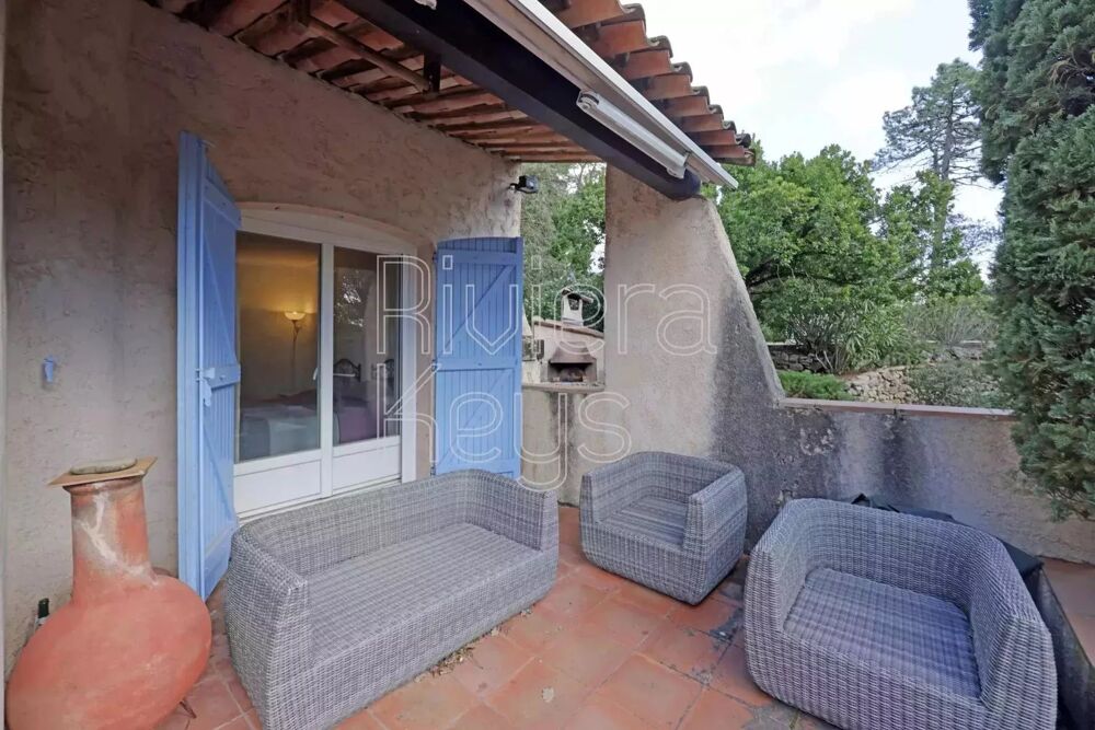 Belle villa de 3 chambres avec piscine, à pied du centre du vill