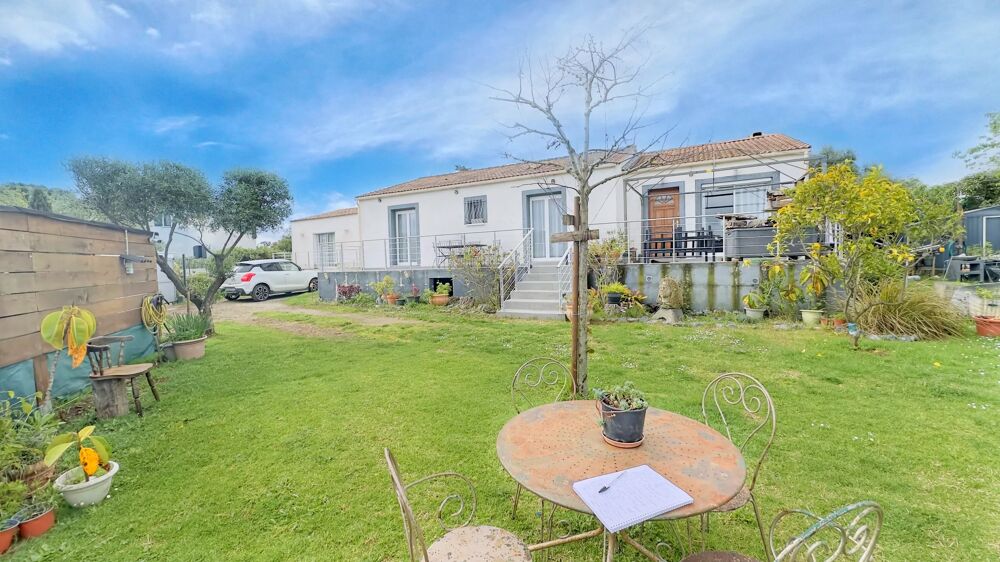 Villa avec T2 indépendant- 148,15 M2 _ Terrain 1884 M2