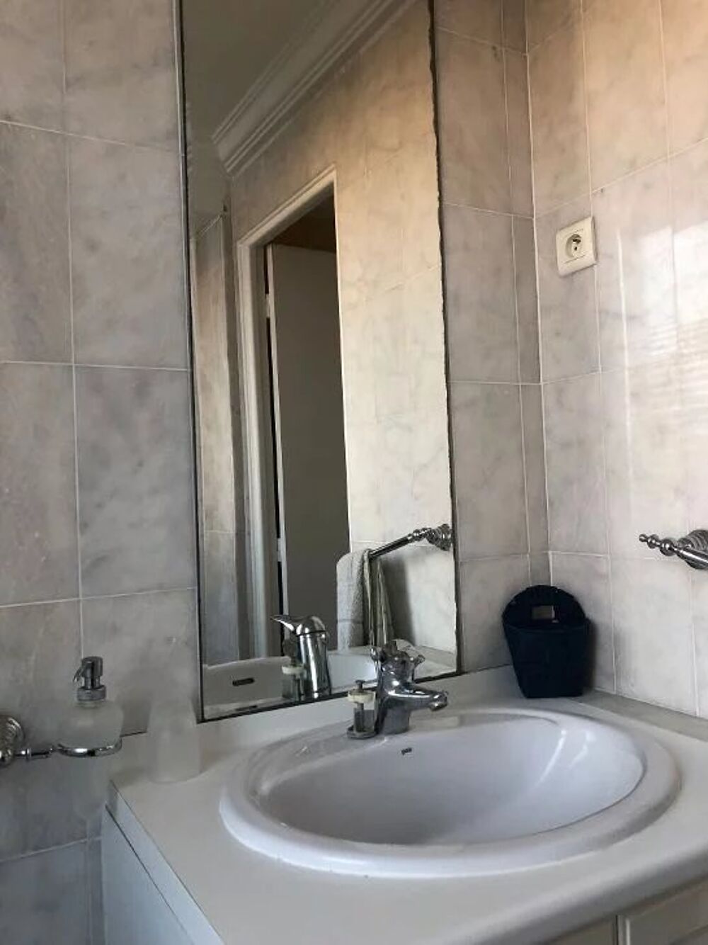 Location Appartement Beau studio de 18m² dans une résidence à l'année Juan-les-pins