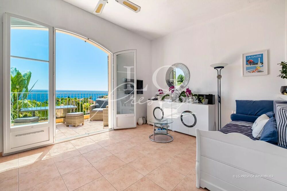 Exclusivité : Appartement-villa avec vue mer panoramique à Théou