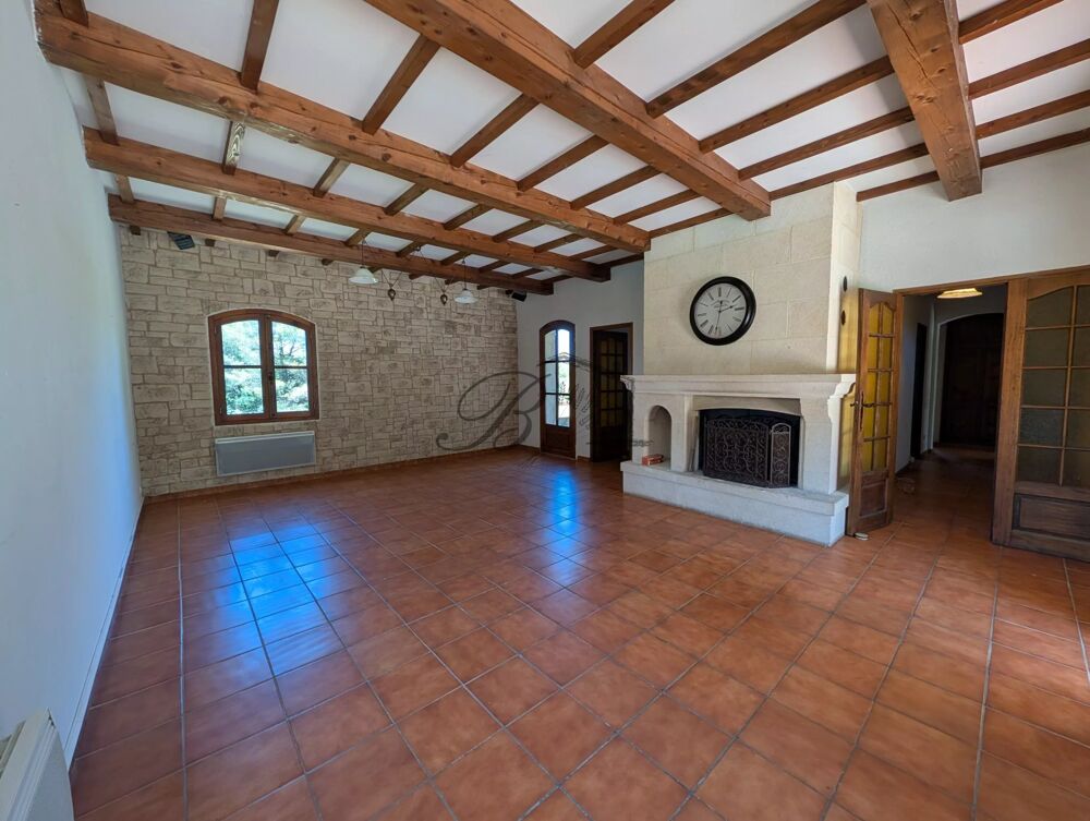 Maison dans cadre idyllique avec piscine à Grambois