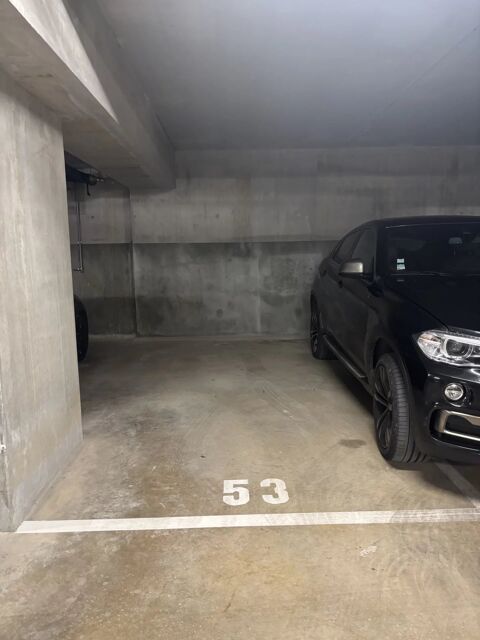  Parking / Garage � louer 