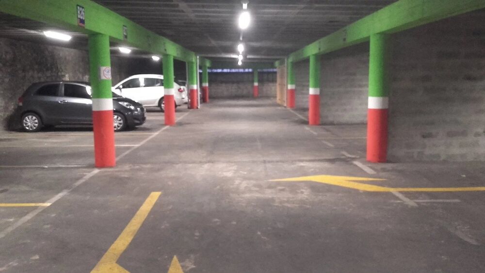 Location Parking/Garage Location parking couvert Boulogne rue des 2 ponts Boulogne-sur-mer