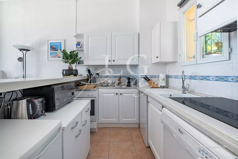 Exclusivité : Appartement-villa avec vue mer panoramique à Théou
