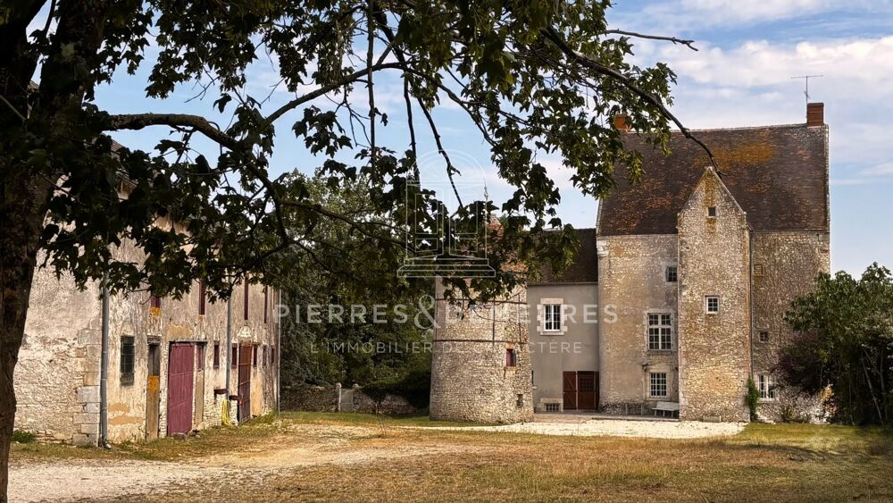 MANOIR AVEC PRAIRIE ET BOIS EN BORDURE DE RIVIERE