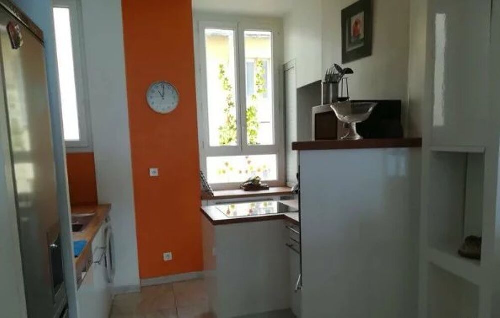 Location Appartement Trois pièces vue mer sur la promenade avec garage et balcon Nice