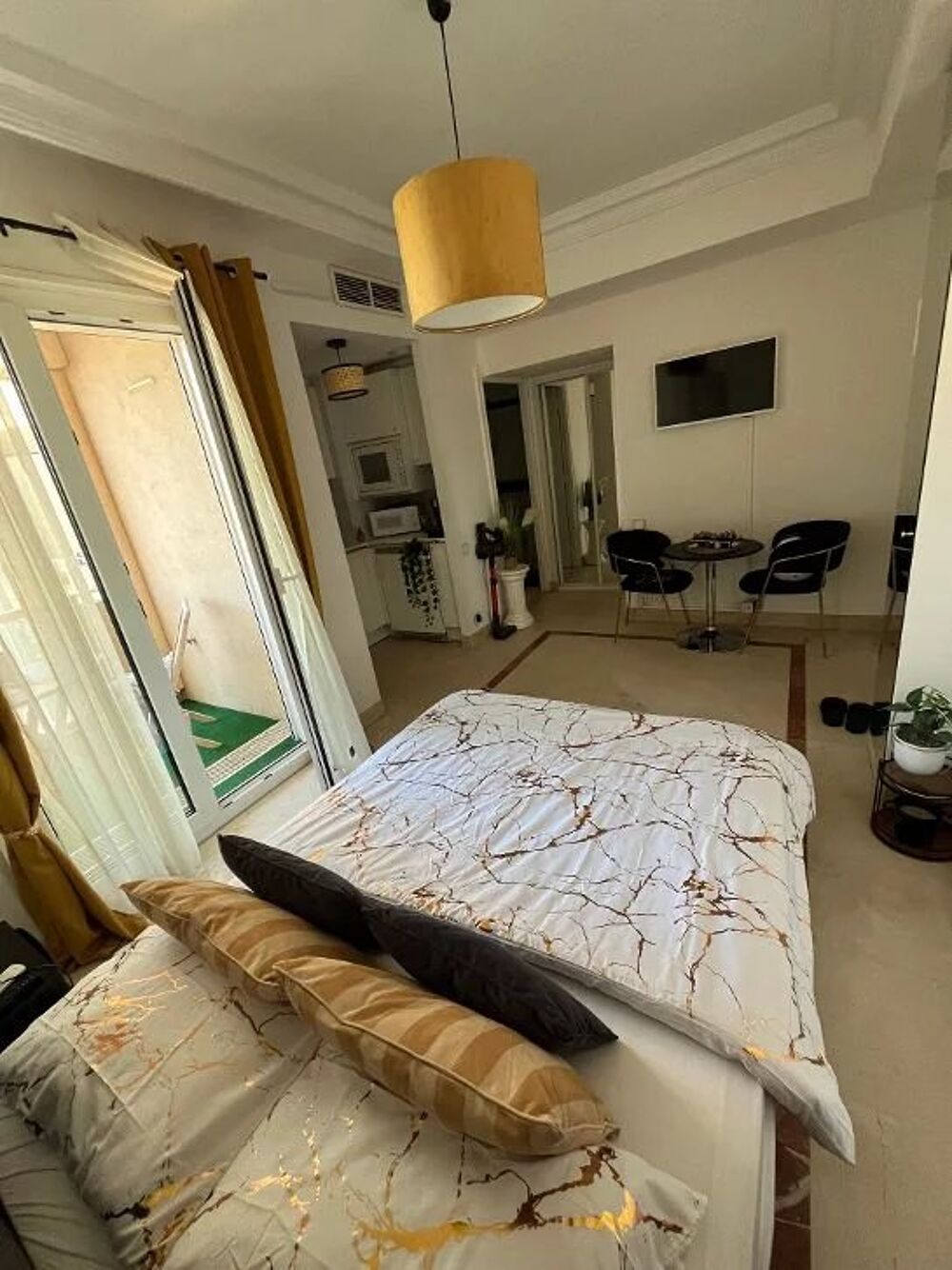 Location Appartement Studio de 20m² avec terrasse de 3m² Golfe-juan