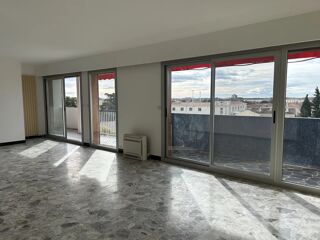  Appartement � louer 5 pi�ces 160 m�