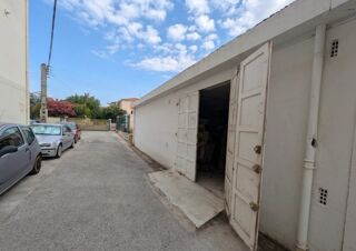  Parking / Garage à louer 1 pièce 80 m²