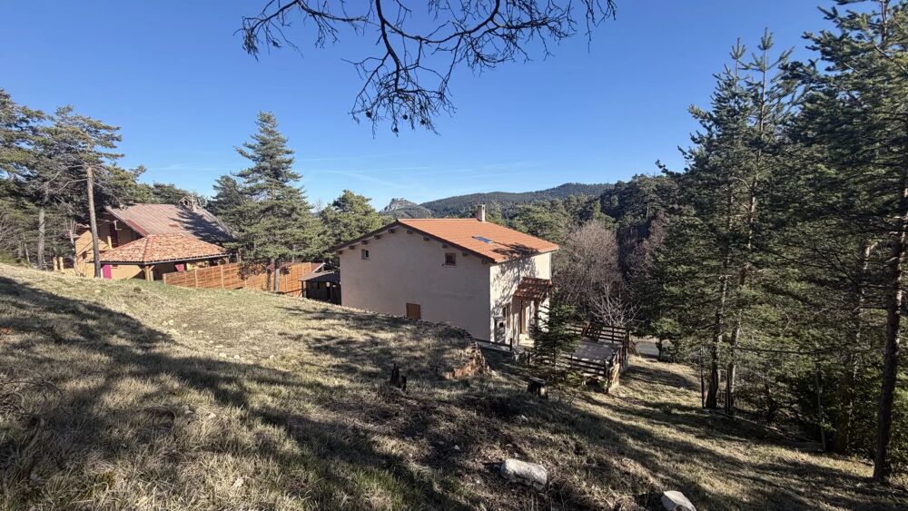 THORENC  Grande maison familiale 6 pièces avec 160 m² d'annexes