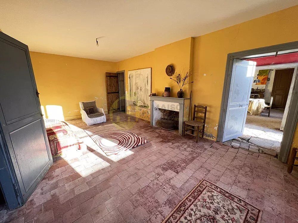 Neuvy, 7 pièces, 3 chambres, 155m2, près de 4 hectares, idéal ch