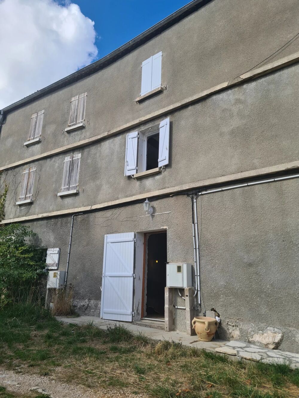 Maison à rénover avec garage, jardin et fort potentiel Idéal in
