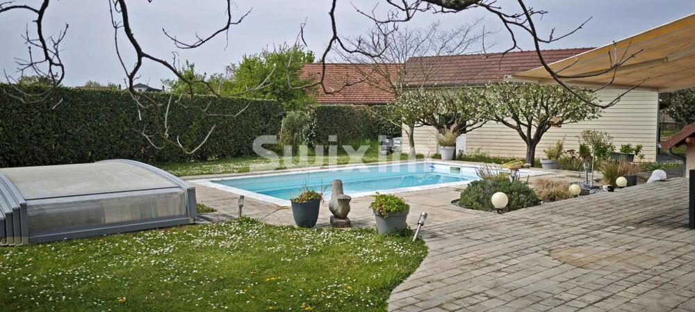 Vente Maison Construction traditionnelle avec piscine sécurisée et garages Parcey