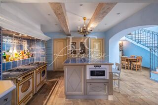  Villa � vendre 15 + pi�ces 640 m�