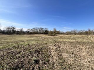  Terrain � vendre 49300 m�