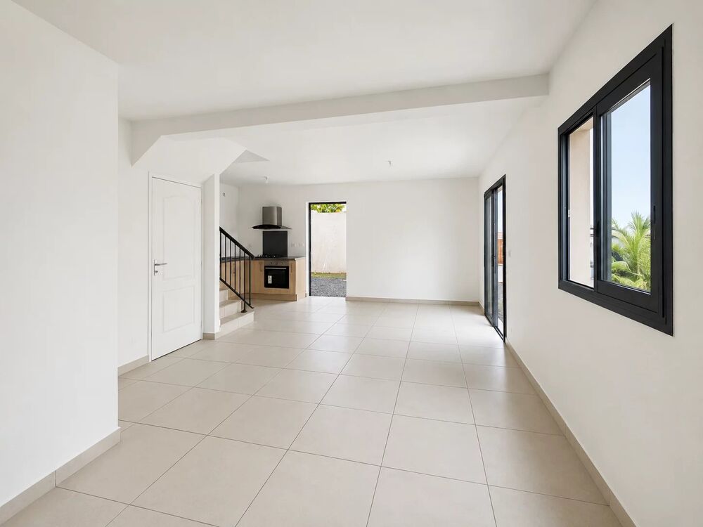 Maison F3/4 avec étage  La Rivière Saint-Louis