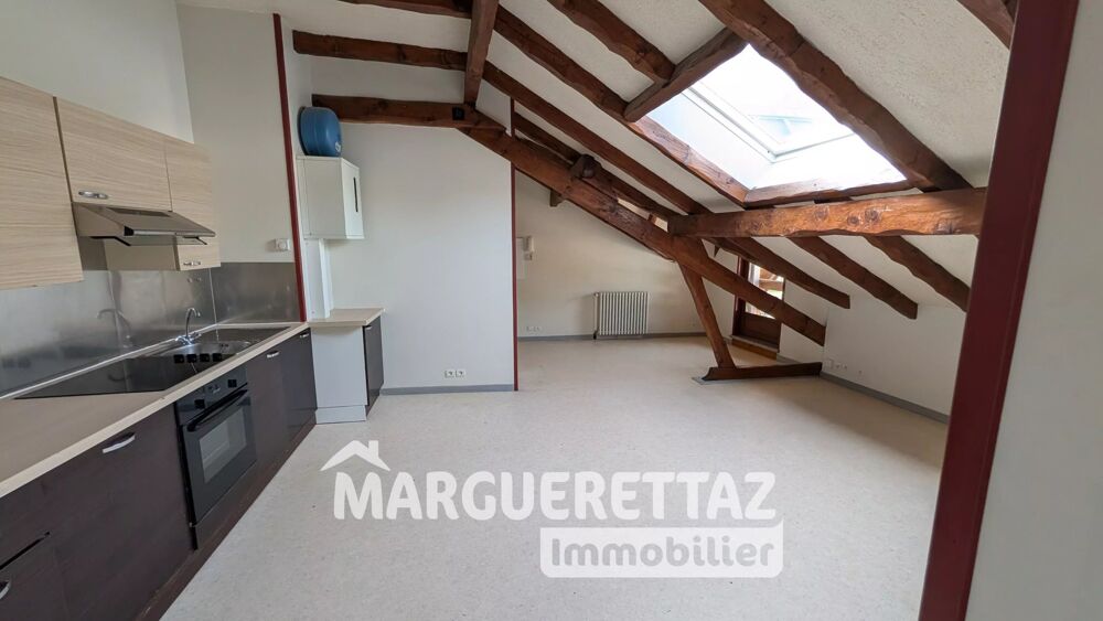Appartement T2 dernier étage centre village