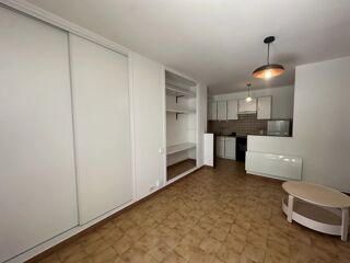  Appartement à louer 1 pièce 27 m²