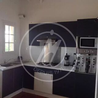  Maison  vendre 15 + pices 345 m