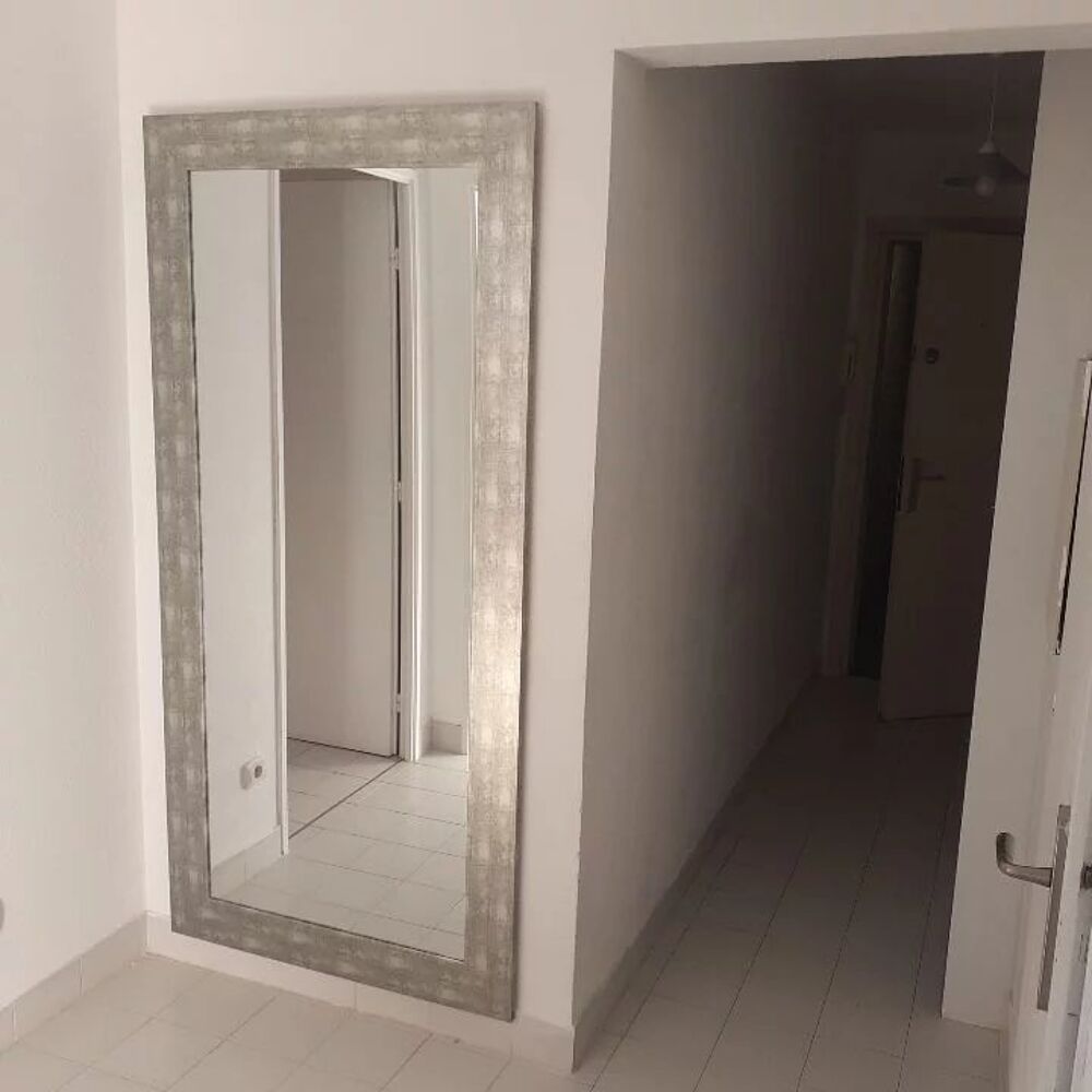 Location Appartement Deux pièces de 45m² avec terrasse et parking Antibes