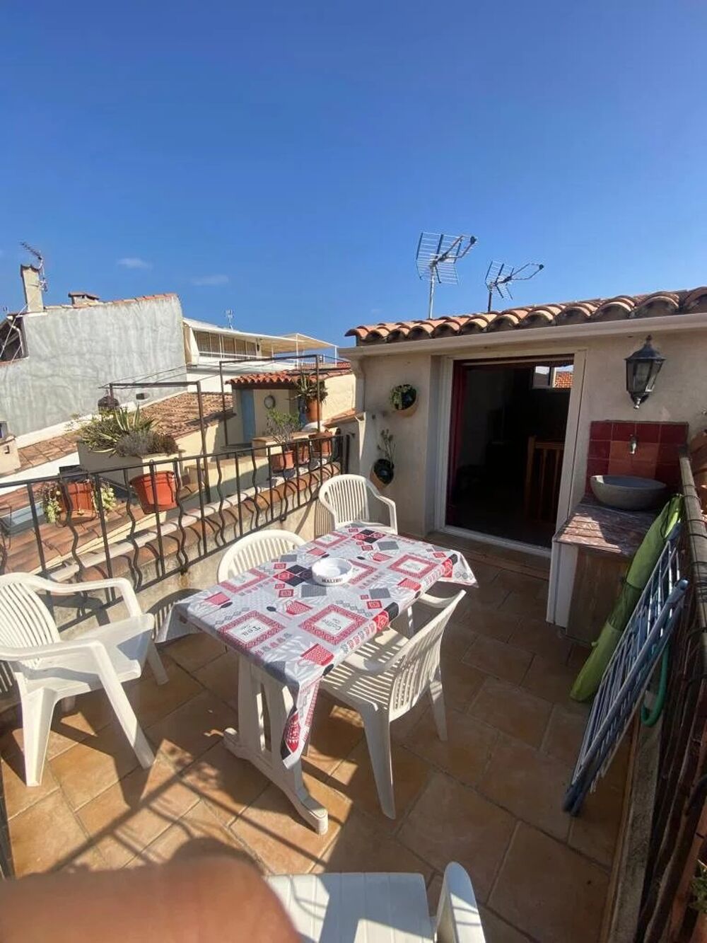 Maison de village dans le vieil Antibes - vue mer et terrasse