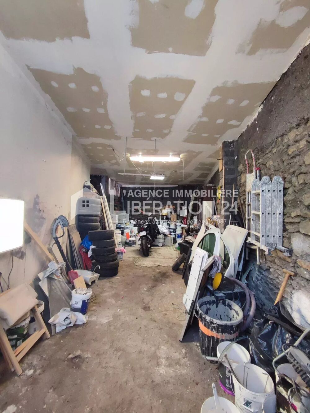 Vente Parking/Garage Garage/Dépôt  environ 40m² Saint-Étienne