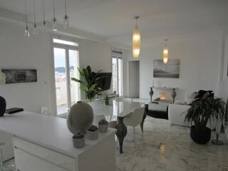  Appartement � louer 4 pi�ces 155 m�