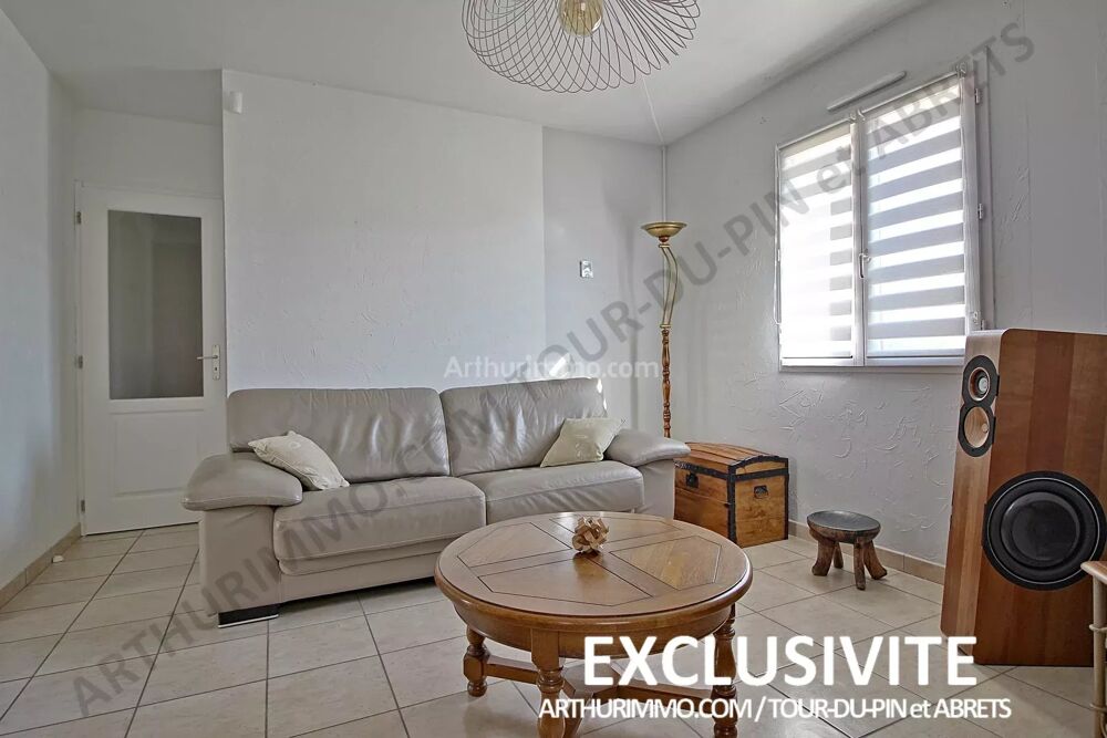 Maison T6 avec tous commerces accessibles à pied !