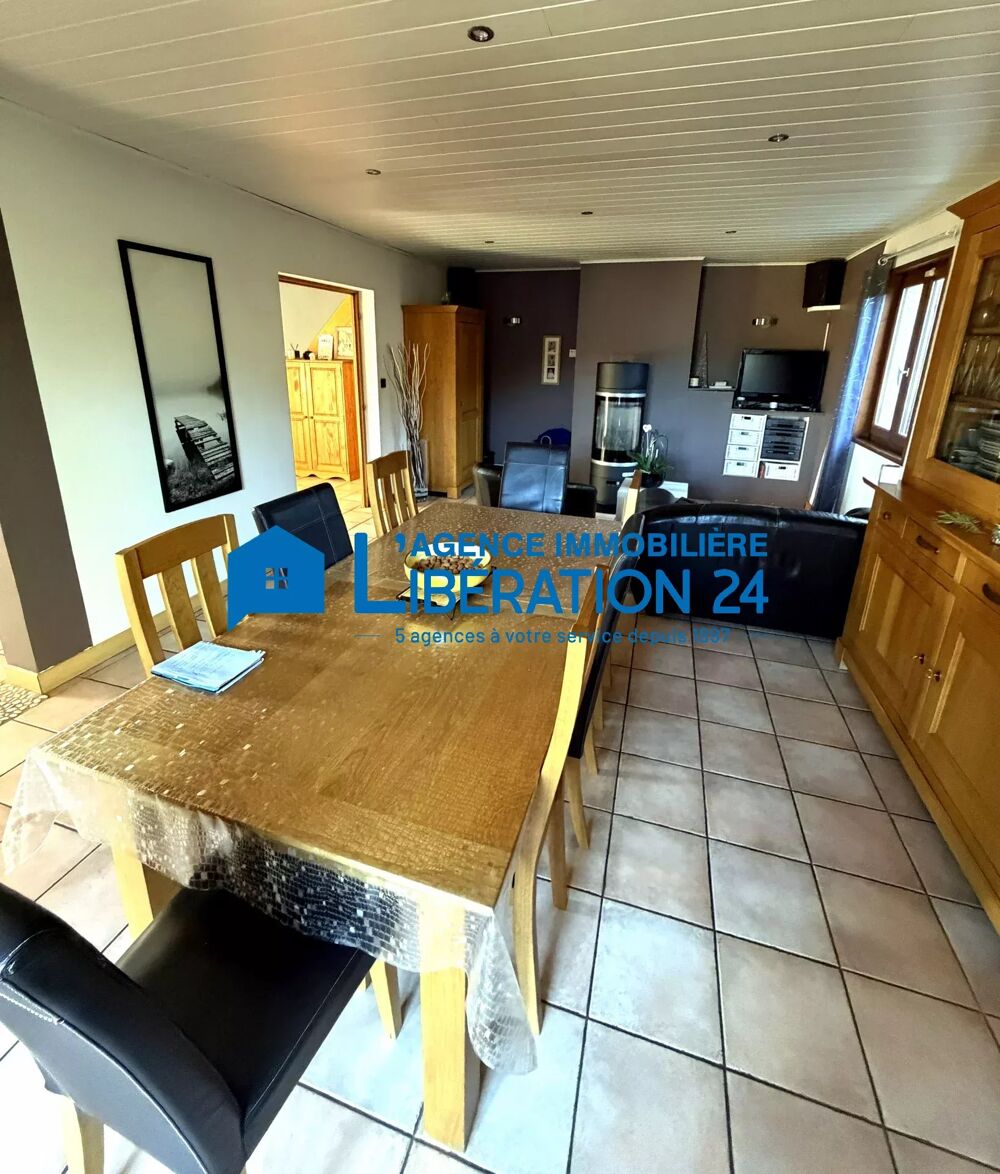 Maison familiale de 198 m2 au calme avec beau terrain plat  Se