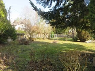  Maison à louer 7 pièces 152 m²