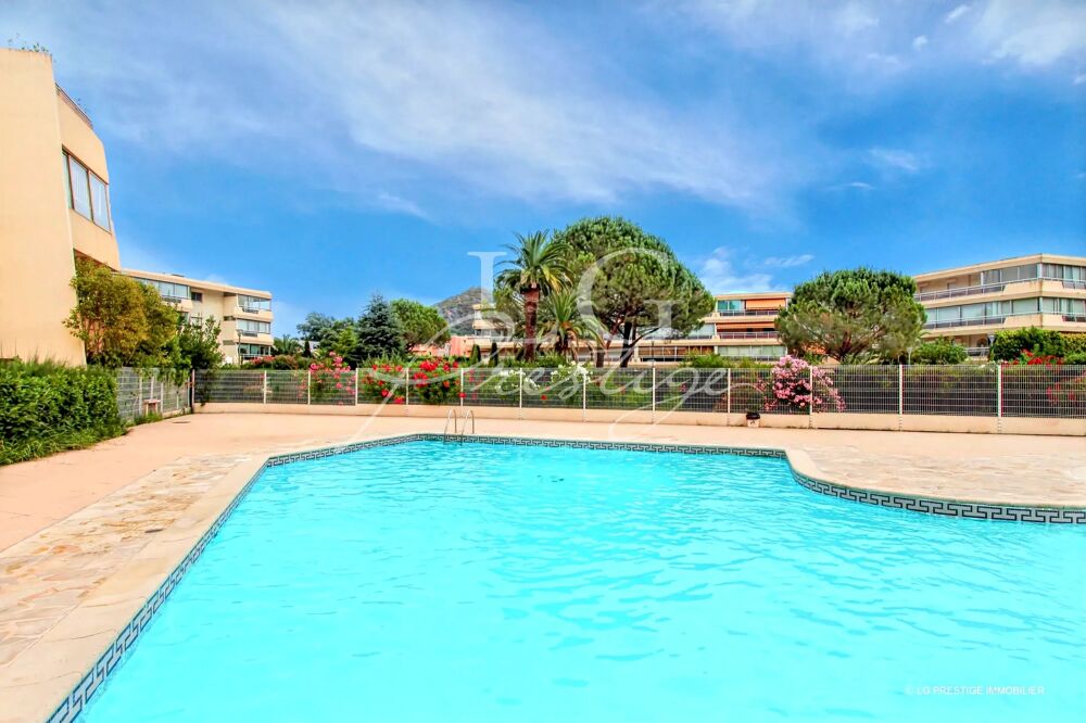 Toit terrasse, plein sud, proches plages et commerces