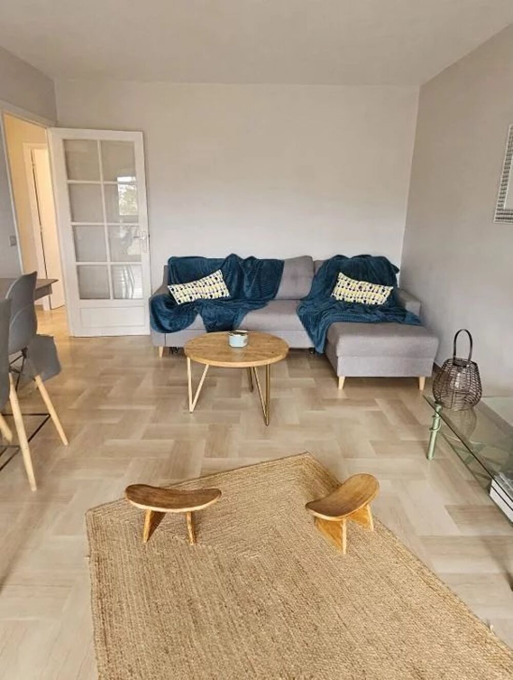 Magnifique trois/quatre pièces avec piscine, terrasse, parking a