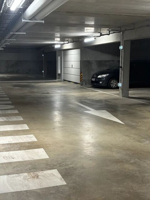  Parking / Garage � louer 
