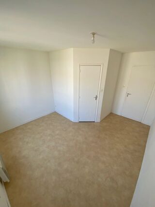  Appartement à louer 2 pièces 35 m²
