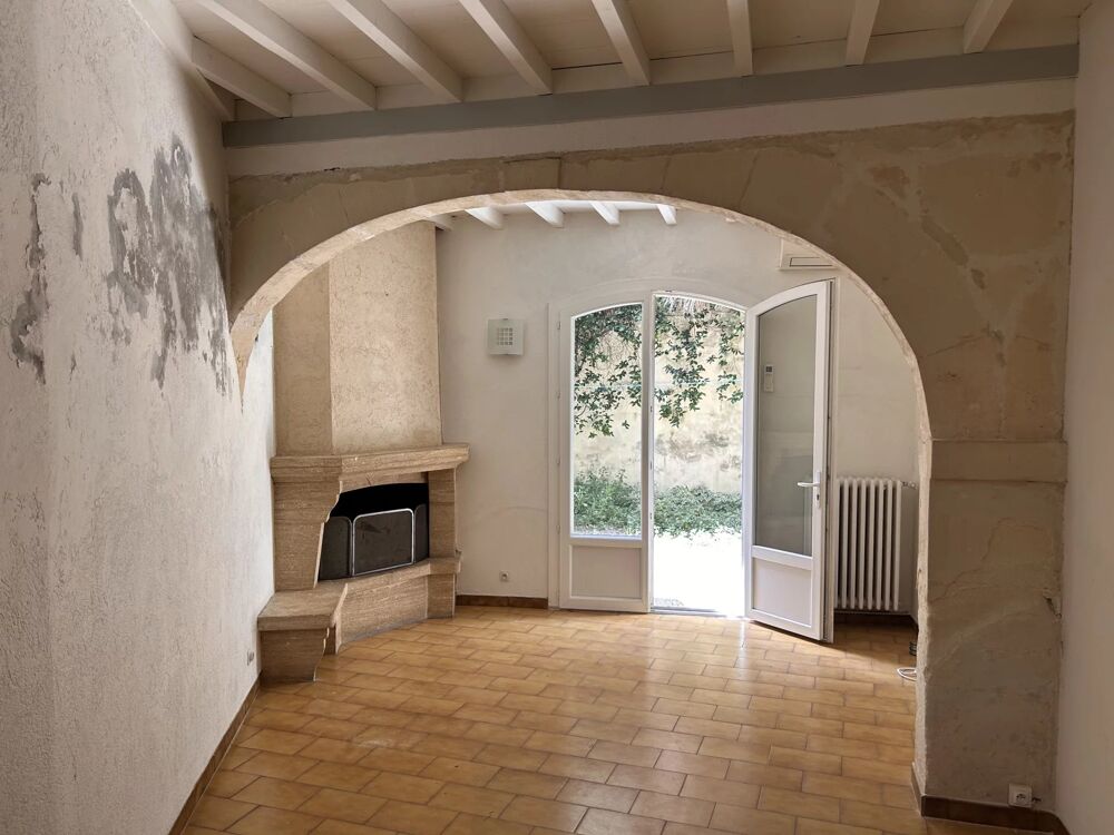 Vente Maison Maison de ville quartier Hauture avec grande cour et terrasse Arles