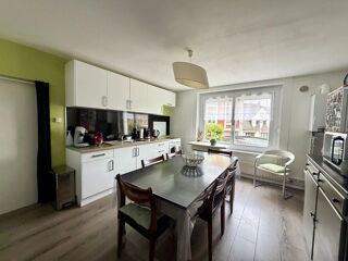  Immeuble à vendre 4 pièces 145 m²