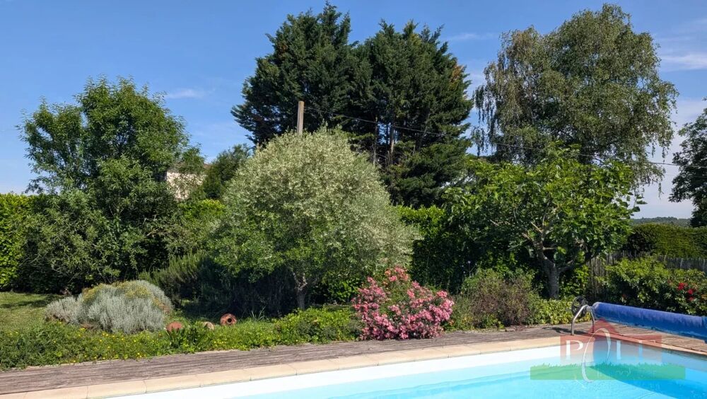Vente Maison CHUZELLES, Villa T6 de 150m², terrain de 1000m² avec piscine. Chuzelles