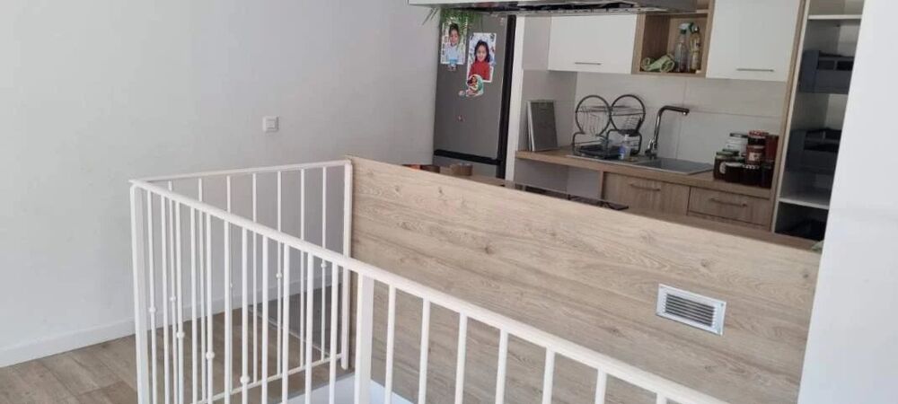 Location Appartement Trois pièces sur deux niveaux avec terrasse, cave et garage Cagnes-sur-mer