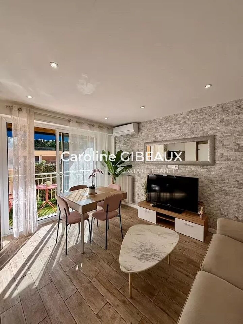 Vente Appartement EXCLUSIVITÉ – PORT DE SANTA LUCIA – STUDIO RÉNOVÉ AVEC PISCINE Saint-raphaël
